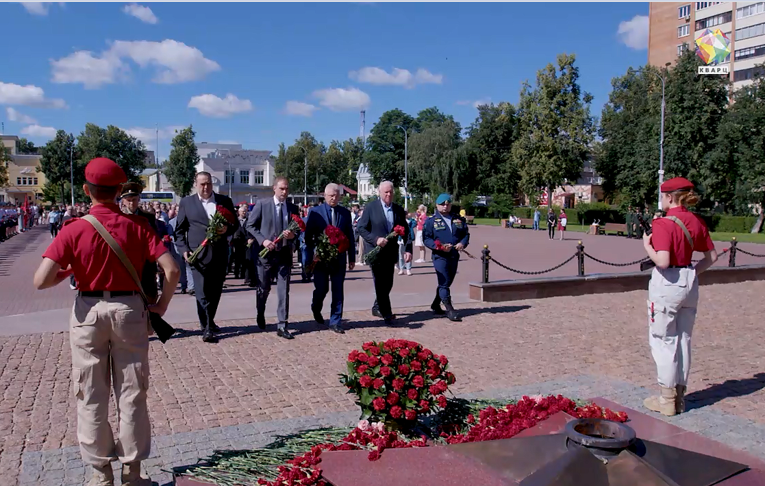 В День памяти и скорби в Подольске проходят церемонии возложения цветов и  венков | 22.06.2024 | Подольск - БезФормата